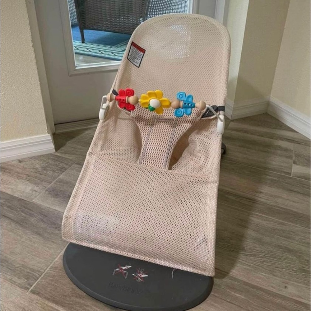 Baby Bjorne bouncer mesh *New Condition* WITH BabyBjörn Toy - Flying Friends
